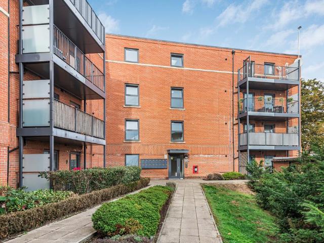 Flat for sale in Welwyn Garden City, Welwyn Hatfield