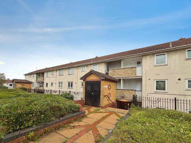 Flat for sale in Stocking Farm, Leicester