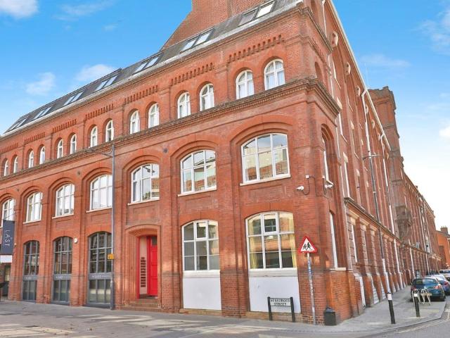 Flat for sale in Heigham Grove, East Bank