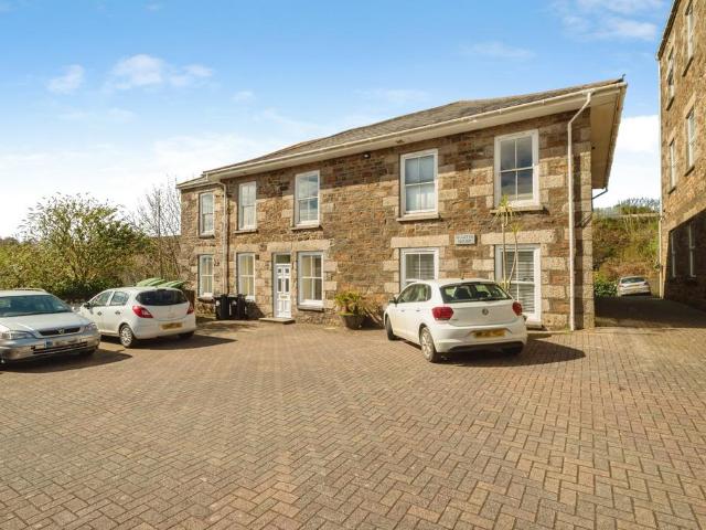 Flat for sale in Mount Ambrose, Cornwall