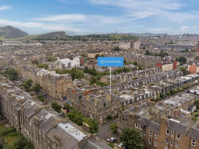 Flat for sale in Lorne, Leith