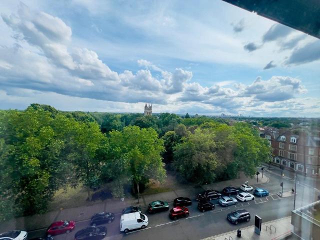 Flat for sale in Beckenham, Greater London