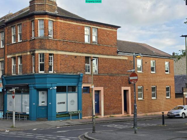 Flat for sale in Elmers End, Greater London