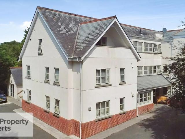 Flat for sale in Weir Quay, Devon