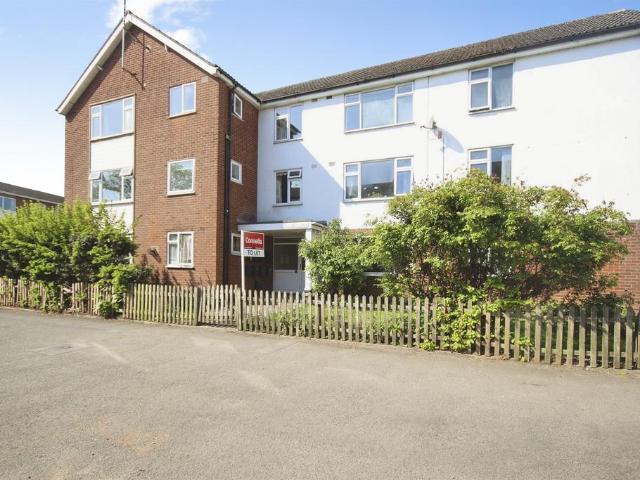 Flat for sale in Sydenham, Warwick