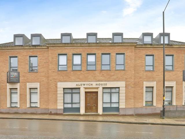 Flat for sale in Heigham Grove, East Bank
