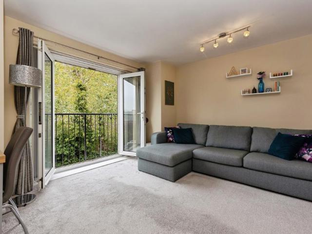 Flat for sale in Stretford, Trafford