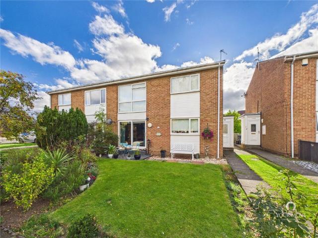 Flat for sale in Waldridge Park, Durham