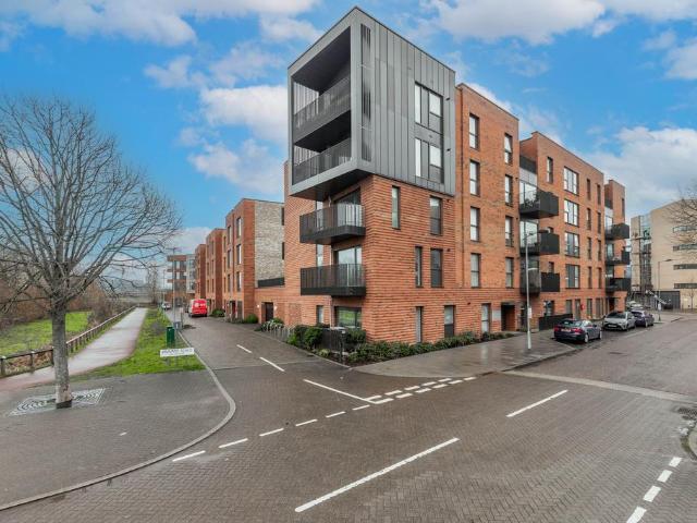 Flat for sale in Arbury, Cambridgeshire
