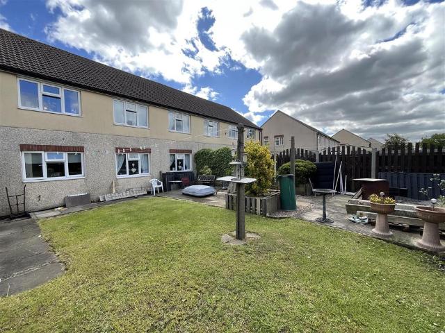 Flat for sale in West Yorkshire
