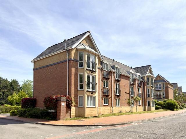 Flat for sale in Penarth Marina, Penarth