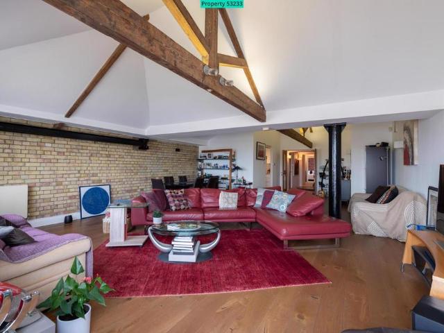 Flat for sale in Ratcliffe, Shadwell