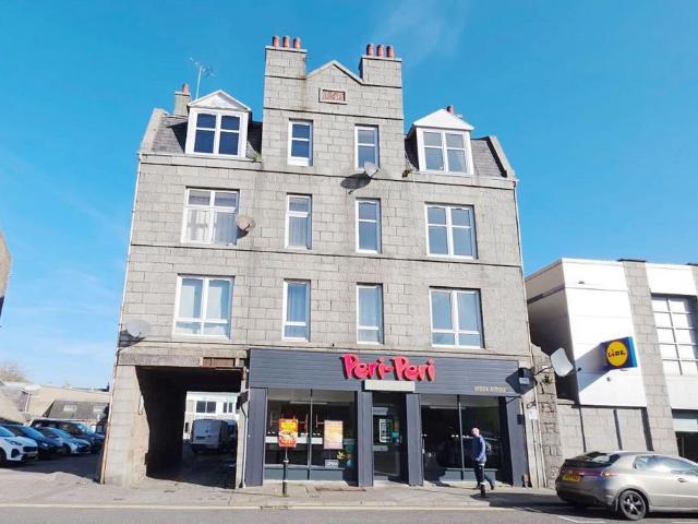 Flat for sale in Ballindoch, Scotland
