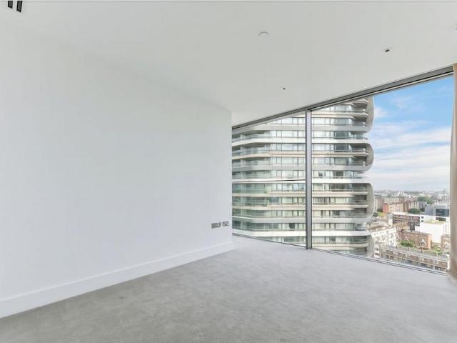 Flat for sale in Finsbury, Greater London