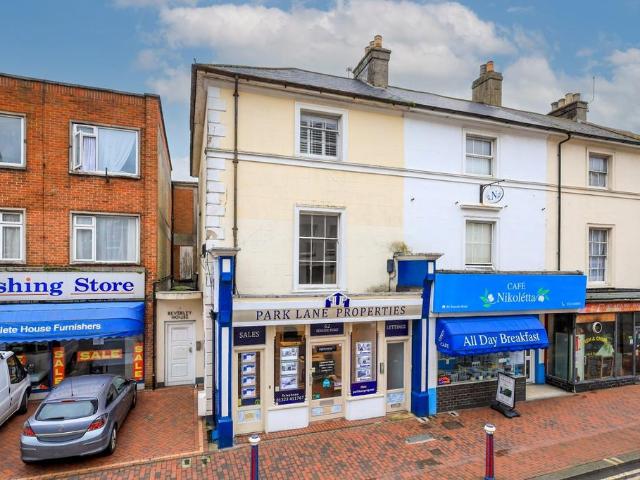 Flat for sale in Roselands, Eastbourne