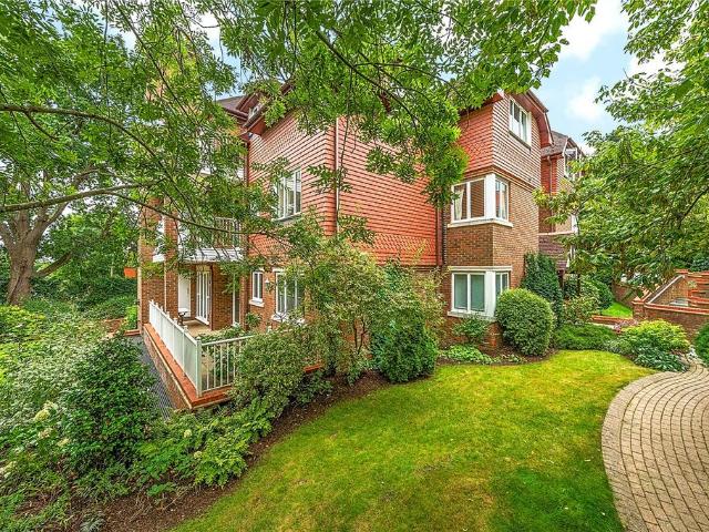Flat for sale in Lower Green Esher, Blackhills
