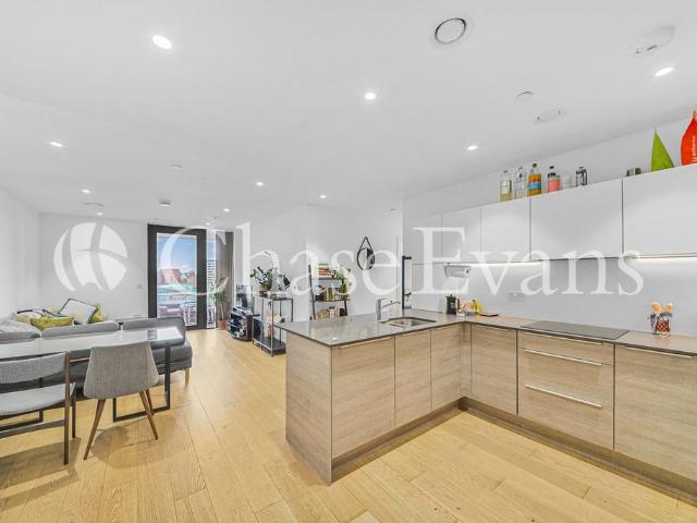 Flat for sale in Dalston, Greater London