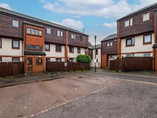 Flat for sale in St Ann's, Haddon