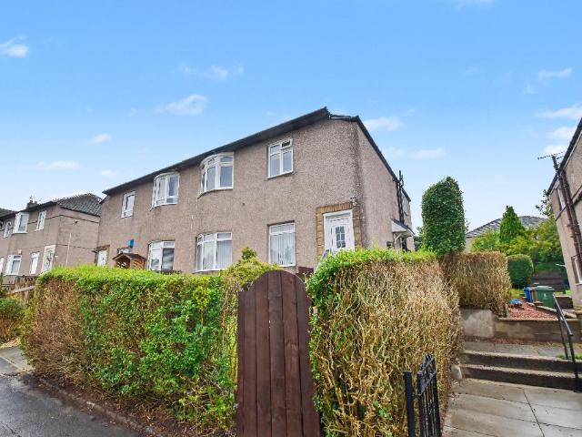 Flat for sale in Cardonald, Scotland