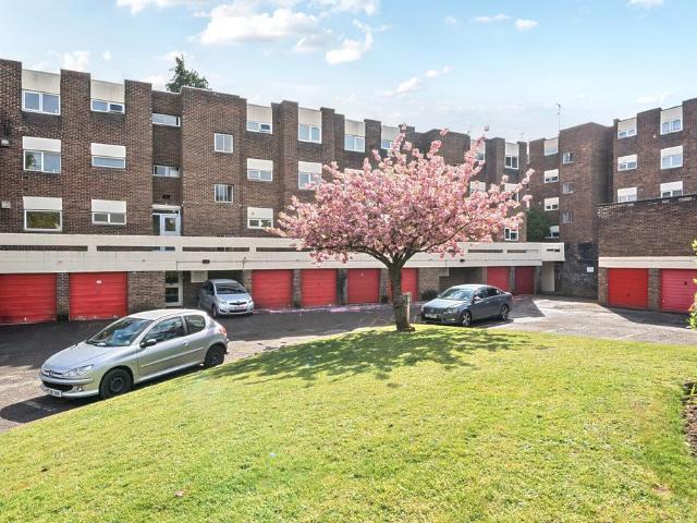Flat for sale in Horsell, Woking