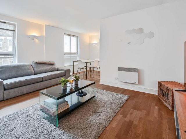 Flat for sale in St. George in the East, Whitechapel