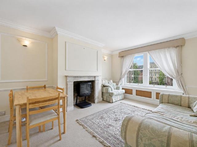 Flat for sale in East Marylebone, Marylebone
