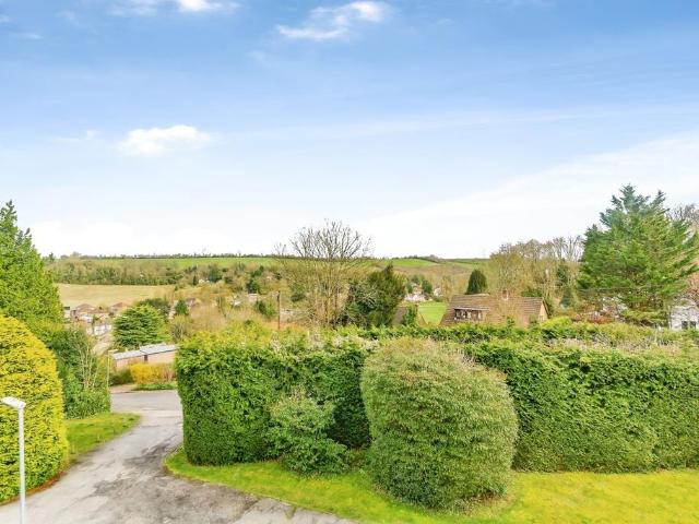 Flat for sale in Caterham Valley, Hillview