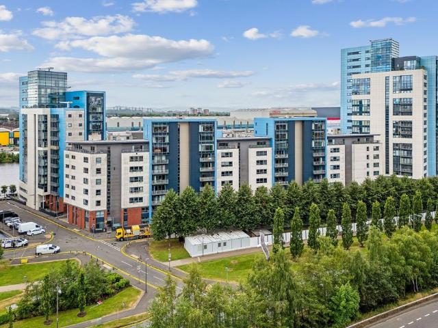 Flat for sale in Thornwood, Partick