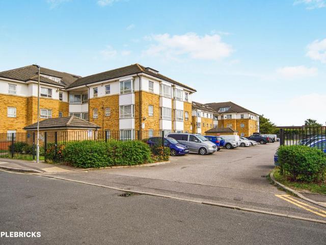 Flat for sale in London Borough of Barking and Dagenham, Greater London