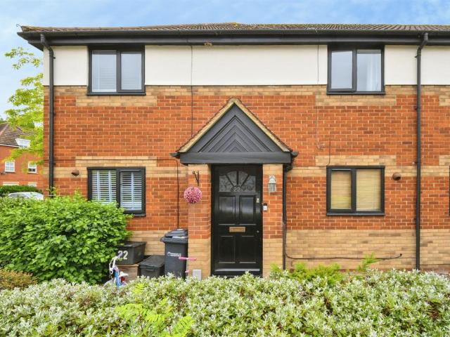 Flat for sale in Churchgate, Broxbourne