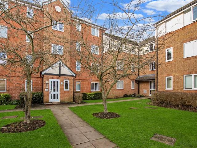Flat for sale in Holywell Estate, North Watford