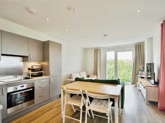 Flat for sale in Plashet, Greater London