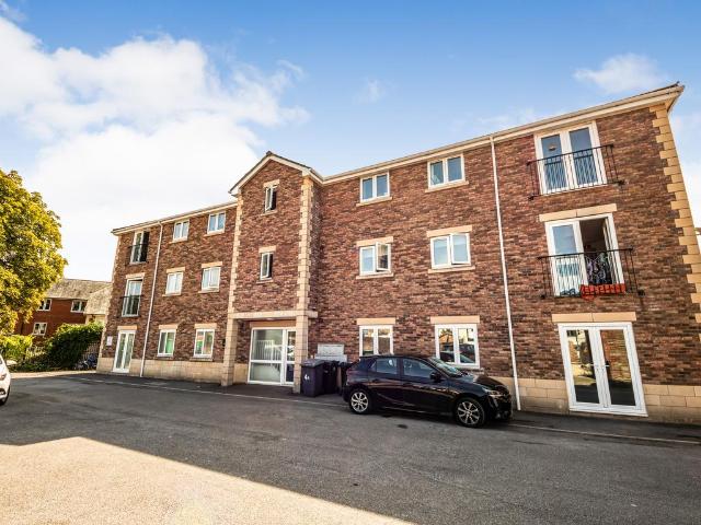 Flat for sale in Melksham, Wiltshire