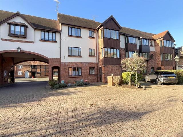 Flat for sale in Cliff Hill, Green Close