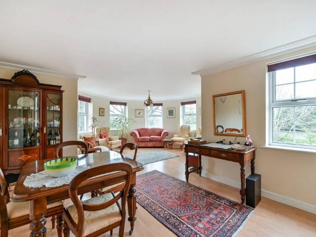 Flat for sale in Fifield, Bray