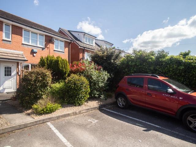 Flat for sale in Wigan, Isle Of Man
