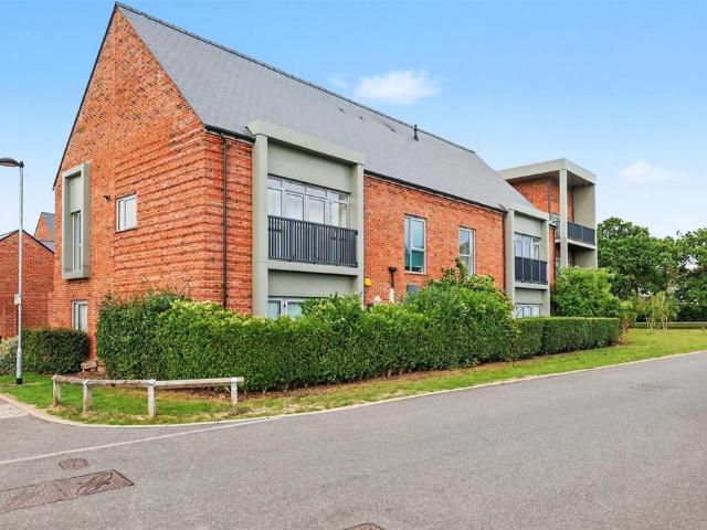 Flat for sale in Chelmsford, Essex