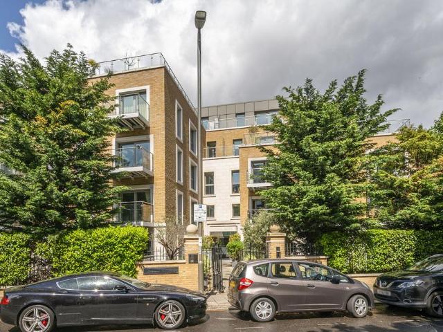 Flat for sale in Putney, Greater London