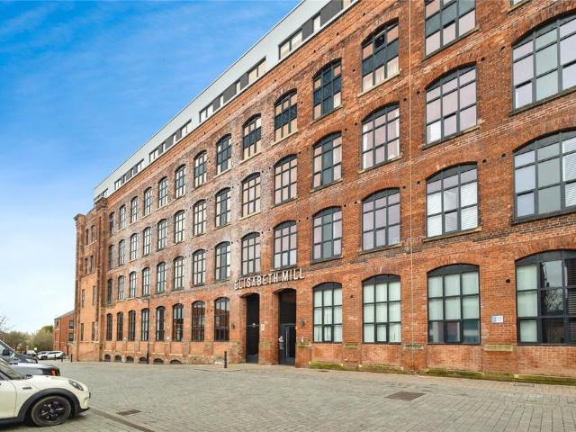 Flat for sale in Reddish, Greater Manchester