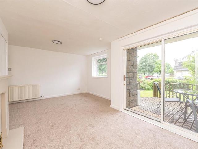 Flat for sale in Clermiston, Scotland