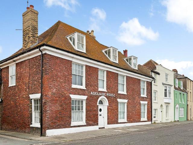 Flat for sale in Middle Deal, Ash
