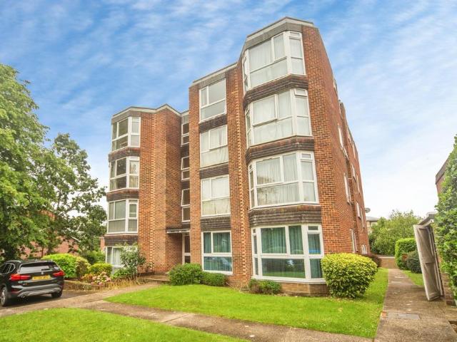 Flat for sale in Westwood Park, City Of Southampton