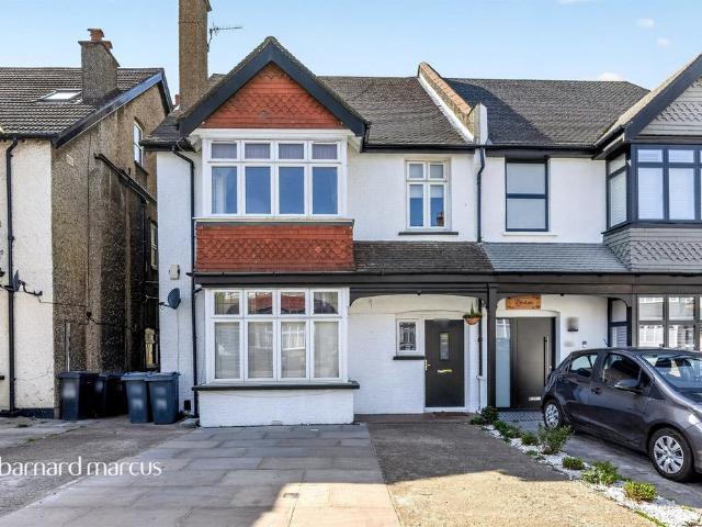 Flat for sale in London Borough of Croydon, Sanderstead