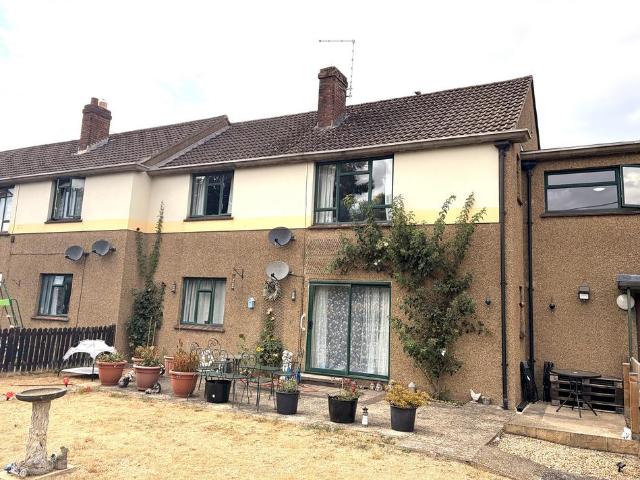 Flat for sale in Patterdown, Chippenham