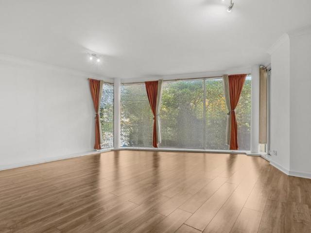 Flat for sale in London Borough of Tower Hamlets, Greater London