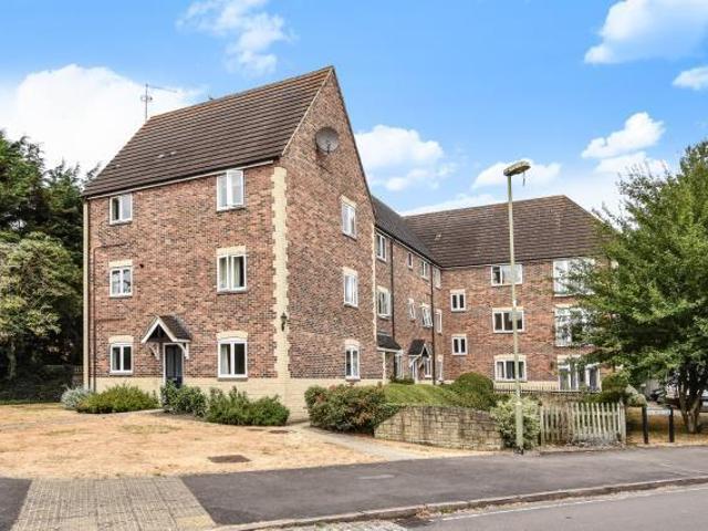Flat for sale in Caldecott, Dromore