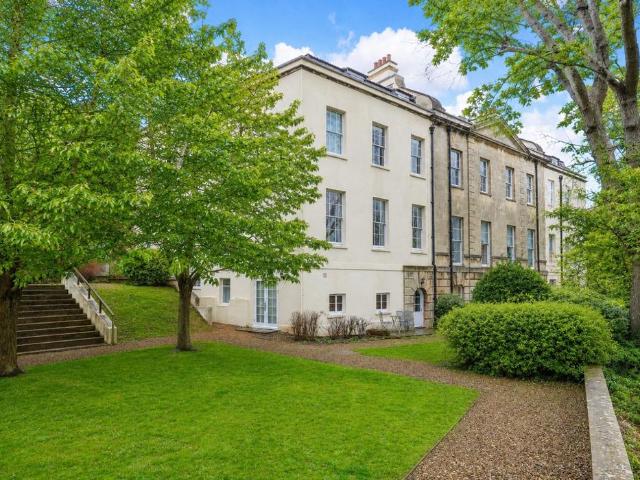 Flat for sale in Hotwells, Feckenham