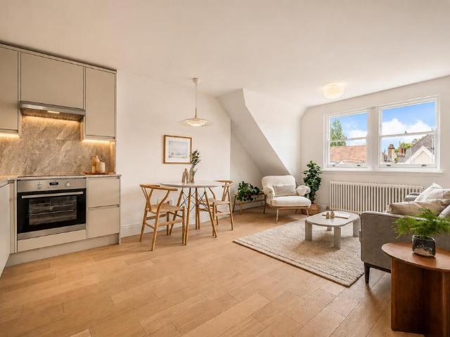 Flat for sale in South Hampstead, Greater London