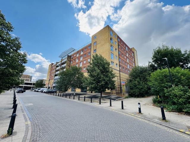 Flat for sale in Burnt Mill, Harlow