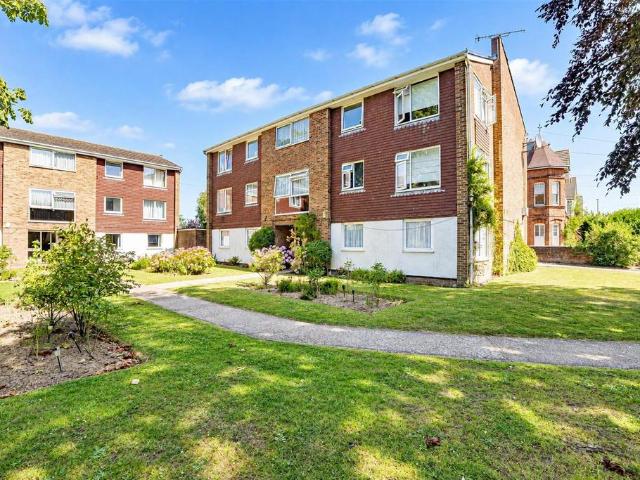 Flat for sale in Silverhill, Guestling Green